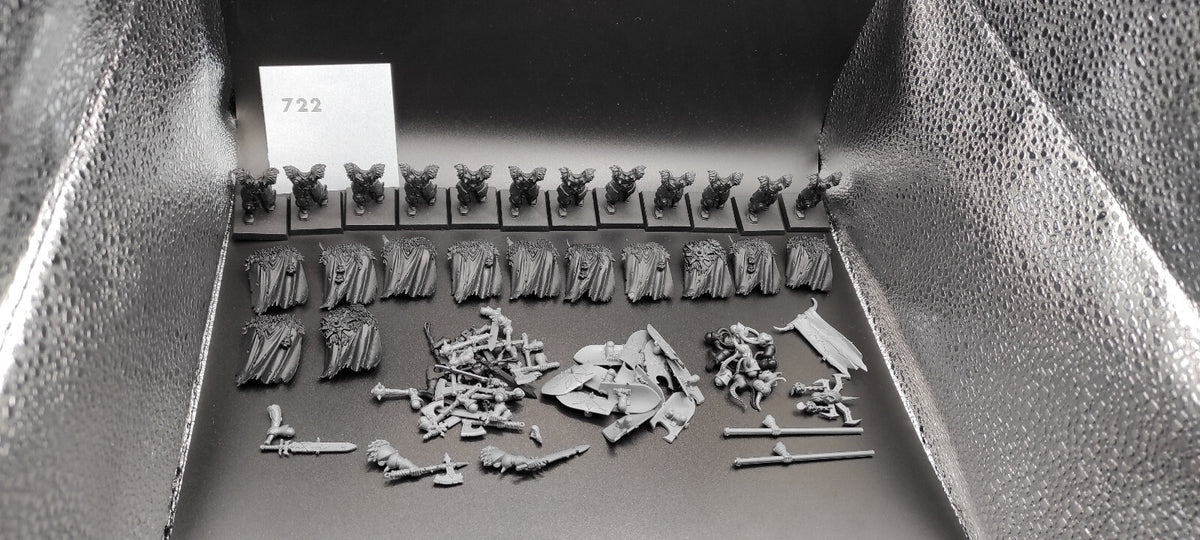 (12) Chaos Warriors Warhammer Fantasy Miniatures -2474-