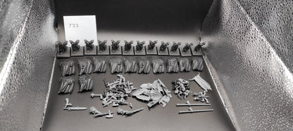 (12) Chaos Warriors Warhammer Fantasy Miniatures -2474-