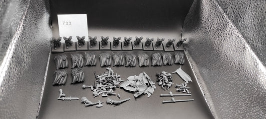 (12) Chaos Warriors Warhammer Fantasy Miniatures -2474-