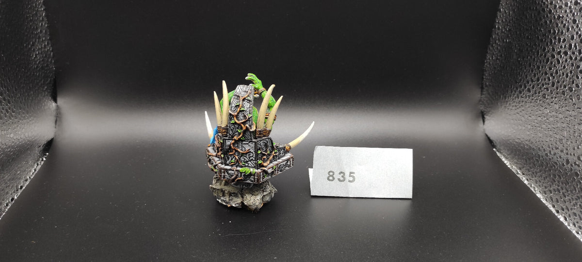 (1) Slann Mage Priest Converted METAL Lizardmen Warhammer Fantasy Miniatures -1052-