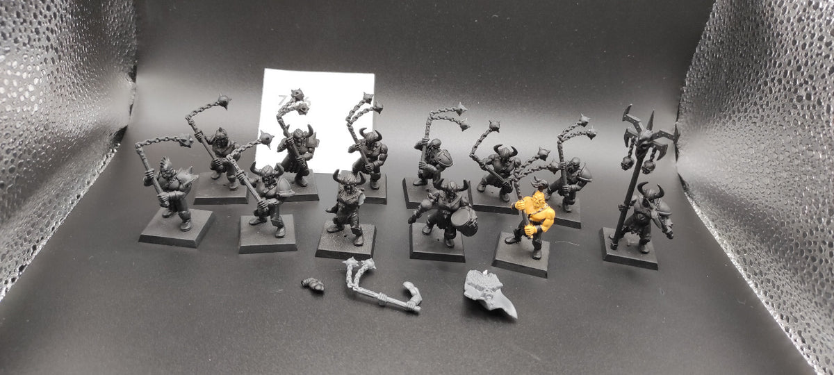 (12) Chaos Marauders Warriors of Chaos Warhammer Fantasy Miniatures -2477-