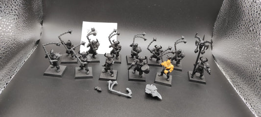 (12) Chaos Marauders Warriors of Chaos Warhammer Fantasy Miniatures -2477-