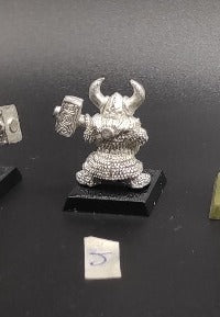 (1) Dwarf Clansmen Hammer Warhammer Fantasy Miniatures -1109-