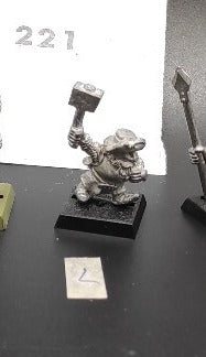 (1) Dwarf Clansmen Hammer Warhammer Fantasy Miniatures -1111-