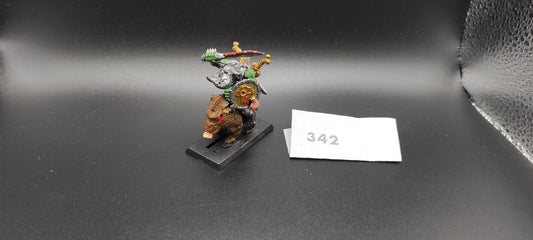 (1) Orc Boss on Boar PLASTIC Orcs & Goblins Warhammer Fantasy Miniatures -1592-