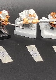 (1) Dwarf with Spear Warhammer Fantasy Miniatures -1122-