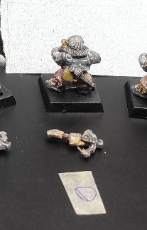 (1) Dwarf with Crossbow Warhammer Fantasy Miniatures -1129-
