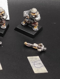 (1) Dwarf with Crossbow Warhammer Fantasy Miniatures -1130-