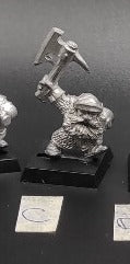 (1) Dwarf Iron Breakers Warhammer Fantasy Miniatures -1135-