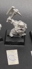 (1) Dwarf Iron Breakers Warhammer Fantasy Miniatures -1135-