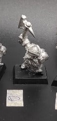(1) Dwarf Iron Breakers Warhammer Fantasy Miniatures -1136-
