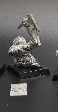 (1) Dwarf Iron Breakers Warhammer Fantasy Miniatures -1136-