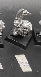 (1) Dwarf Iron Breakers Warhammer Fantasy Miniatures -1140-