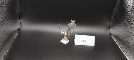 (1) Converted Battle Standard Bearer High Elves Warhammer Fantasy Miniatures -2366-
