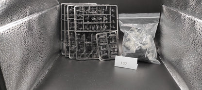 (8) Silver Helms High Elves Warhammer Fantasy Miniatures -2367-
