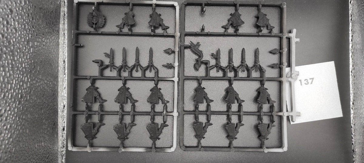 (8) Silver Helms High Elves Warhammer Fantasy Miniatures -2367-