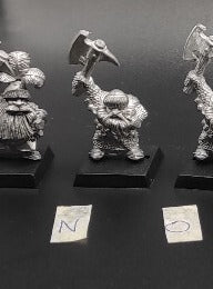 (1) Dwarf Iron Breakers Warhammer Fantasy Miniatures -1146-