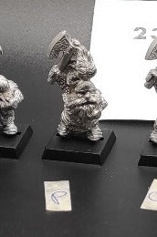 (1) Dwarf Iron Breakers Warhammer Fantasy Miniatures -1148-