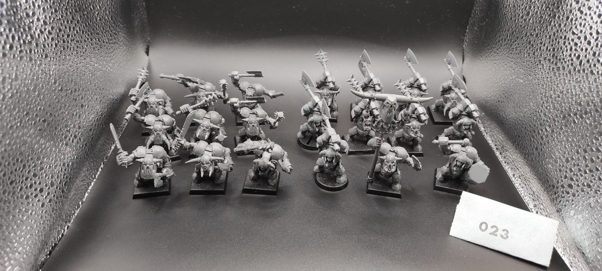 (20) Black Orcs Mob Orcs & Goblins Warhammer Fantasy Miniatures -1651-