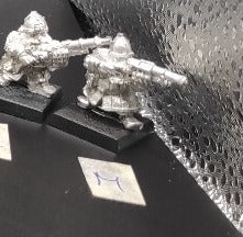 (1) Dwarf Thunderers Warhammer Fantasy Miniatures -1190-
