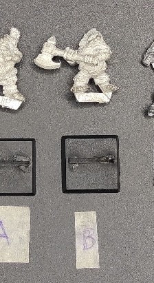 (1) Dwarf Troll Slayer Warhammer Fantasy Miniatures -1192-