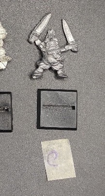 (1) Dwarf Troll Slayer Warhammer Fantasy Miniatures -1193-