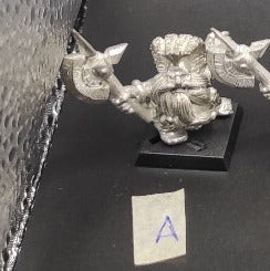 (1) Dwarf Giant Slayer Warhammer Fantasy Miniatures -1194-