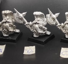 (1) Dwarf Giant Slayer Warhammer Fantasy Miniatures -1195-