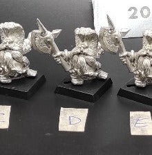 (1) Dwarf Giant Slayer Warhammer Fantasy Miniatures -1197-