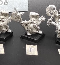 (1) Dwarf Giant Slayer Warhammer Fantasy Miniatures -1199-