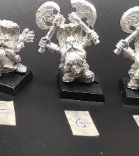 (1) Dwarf Giant Slayer Warhammer Fantasy Miniatures -1200-