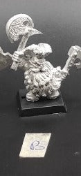 (1) Dwarf Giant Slayer Warhammer Fantasy Miniatures -1204-
