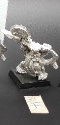 (1) Dwarf Giant Slayer Warhammer Fantasy Miniatures -1208-