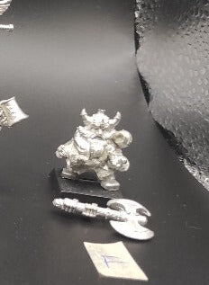 (1) The White Dwarf Warhammer Fantasy Miniatures -1243-