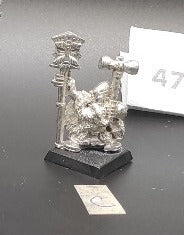 (1) Dwarf Runesmith Warhammer Fantasy Miniatures -1245-