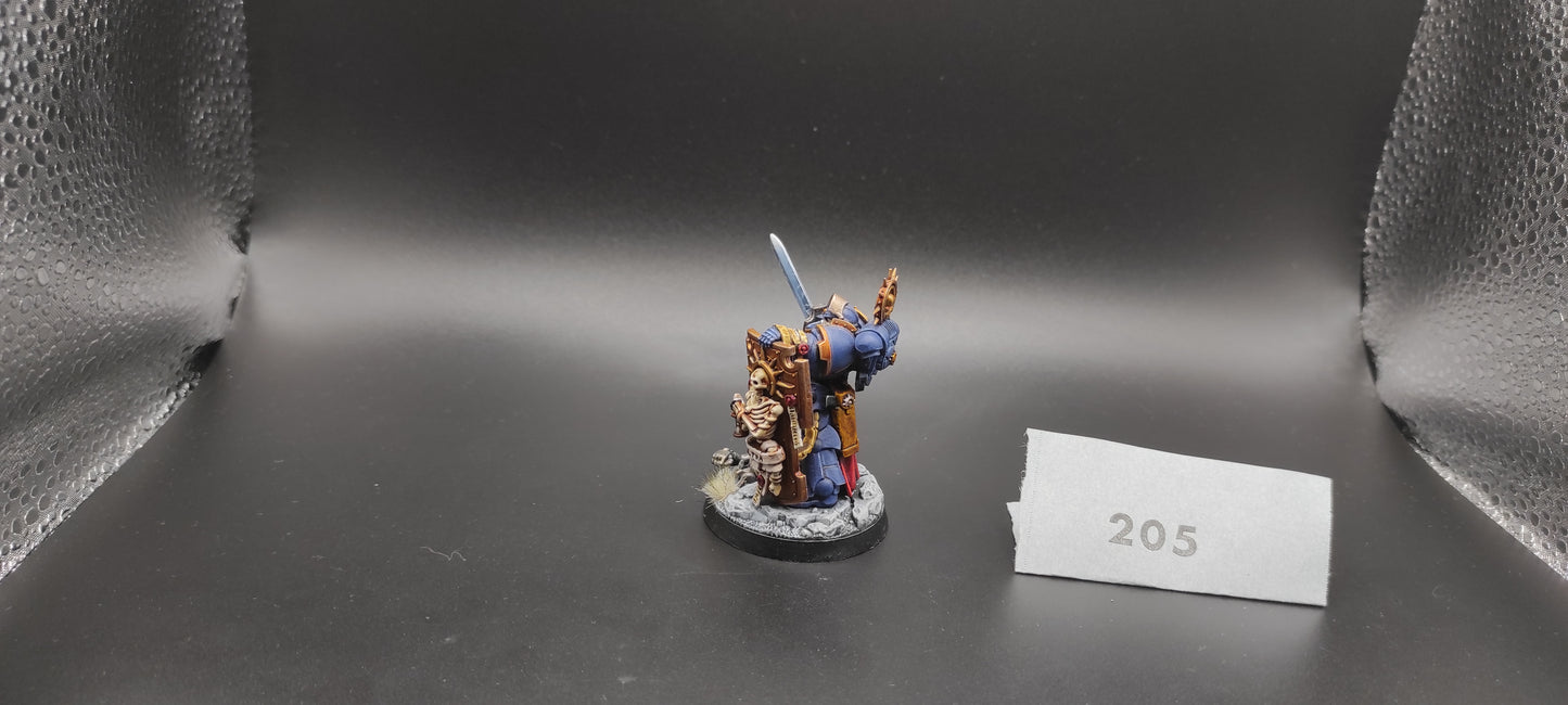 Captain with Relic Shield Space Marines Warhammer 40k -205-