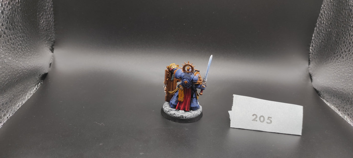 Captain with Relic Shield Space Marines Warhammer 40k -205-