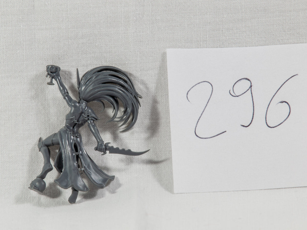 (1) Dark Elves Hag Queen - Daughters Khaine Warhammer Fantasy Miniatures -1002-