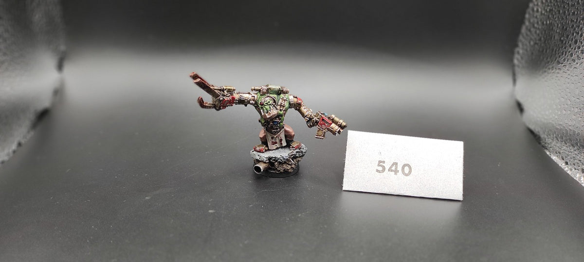 (1) Mad Doc Grotsnik, Da Painboss FINECAST Orks Warhammer 40k -2501-