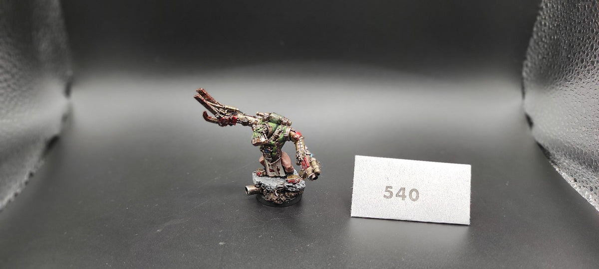(1) Mad Doc Grotsnik, Da Painboss FINECAST Orks Warhammer 40k -2501-