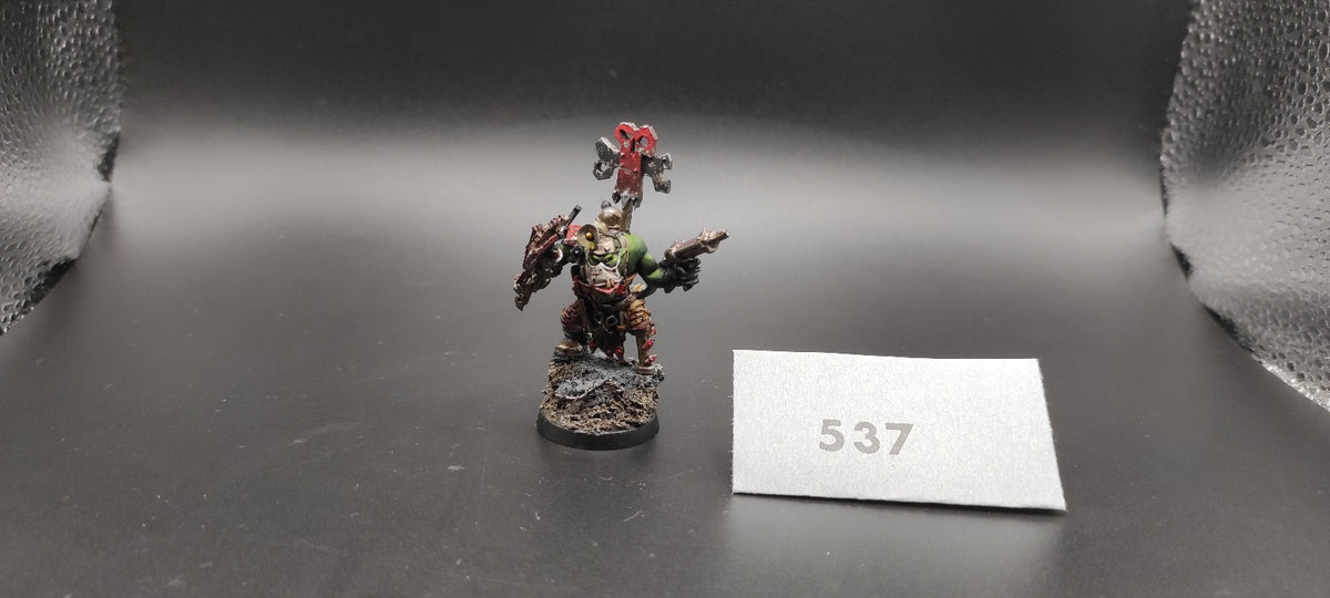 (1) Ork Painboss FINECAST Warhammer 40k -2499-
