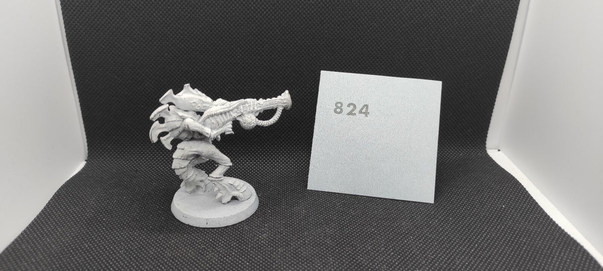 (1) Tyranids OOP Metal Warrior Warhammer 40k -1694-