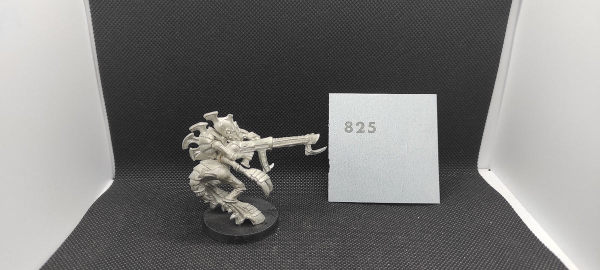 (1) Tyranids OOP Metal Warrior Warhammer 40k -1695-