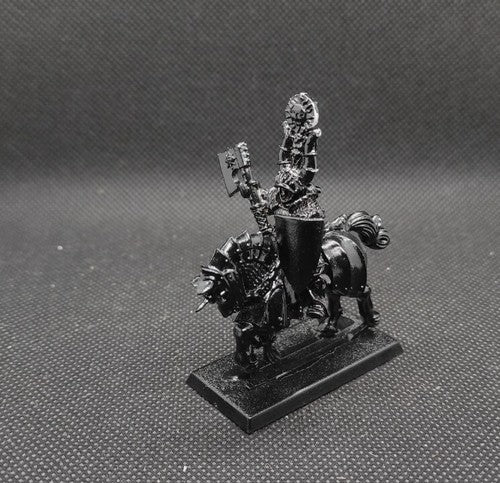 (1) Empire Hero Grand Master of the Knights of the Blazing Sun OOP Warhammer Fantasy Miniatures -1381-