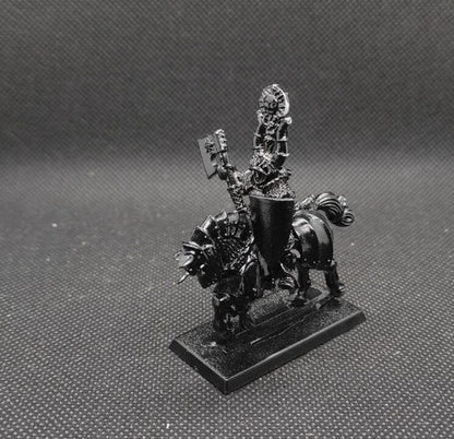 (1) Empire Hero Grand Master of the Knights of the Blazing Sun OOP Warhammer Fantasy Miniatures -1381-