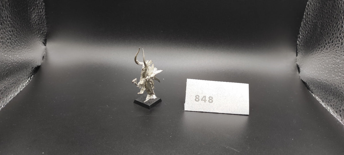 (1) Wood Elves Lord with Bow and Hawk Horns METAL Warhammer Fantasy Miniatures -2055-