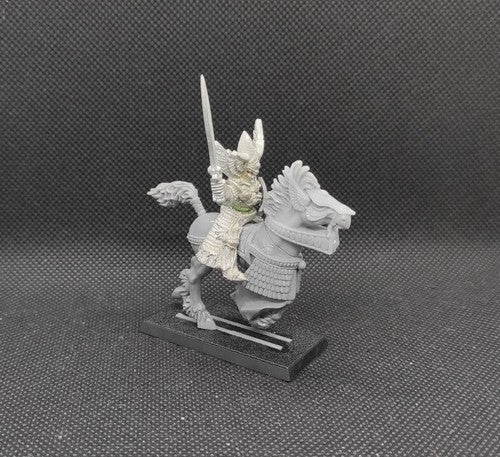 (1) High Elves Hero Lord Mounted on Horse Metal OOP Warhammer Fantasy Miniatures -1942-