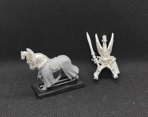(1) High Elves Hero Lord on Horse Tyrion Prince Metal OOP Warhammer Fantasy Miniatures -1944-
