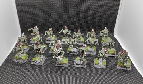 (18) Vampire Counts Undead Ghouls Plastic Painted Resinbase Warhammer Fantasy Miniatures -1709-